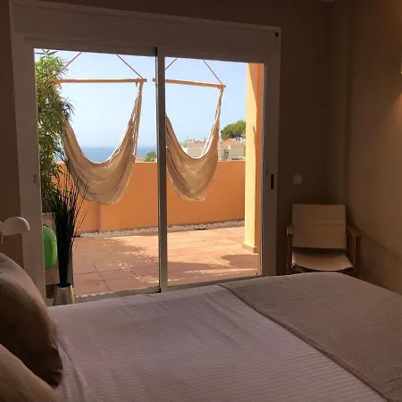 New: Luxurious Penthouse With Jacuzzi & Sea View *