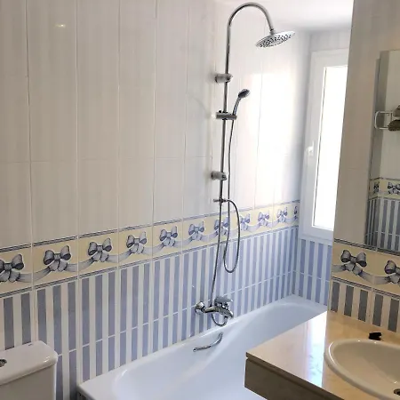 New: Luxurious Penthouse With Jacuzzi & Sea View Apartment *