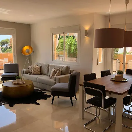 New: Luxurious Penthouse With Jacuzzi & Sea View