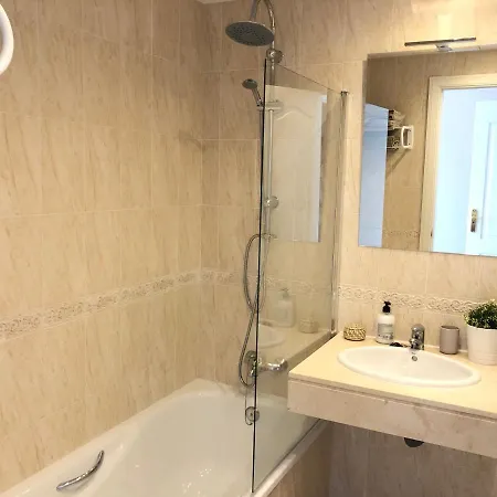 Apartment New: Luxurious Penthouse With Jacuzzi & Sea View